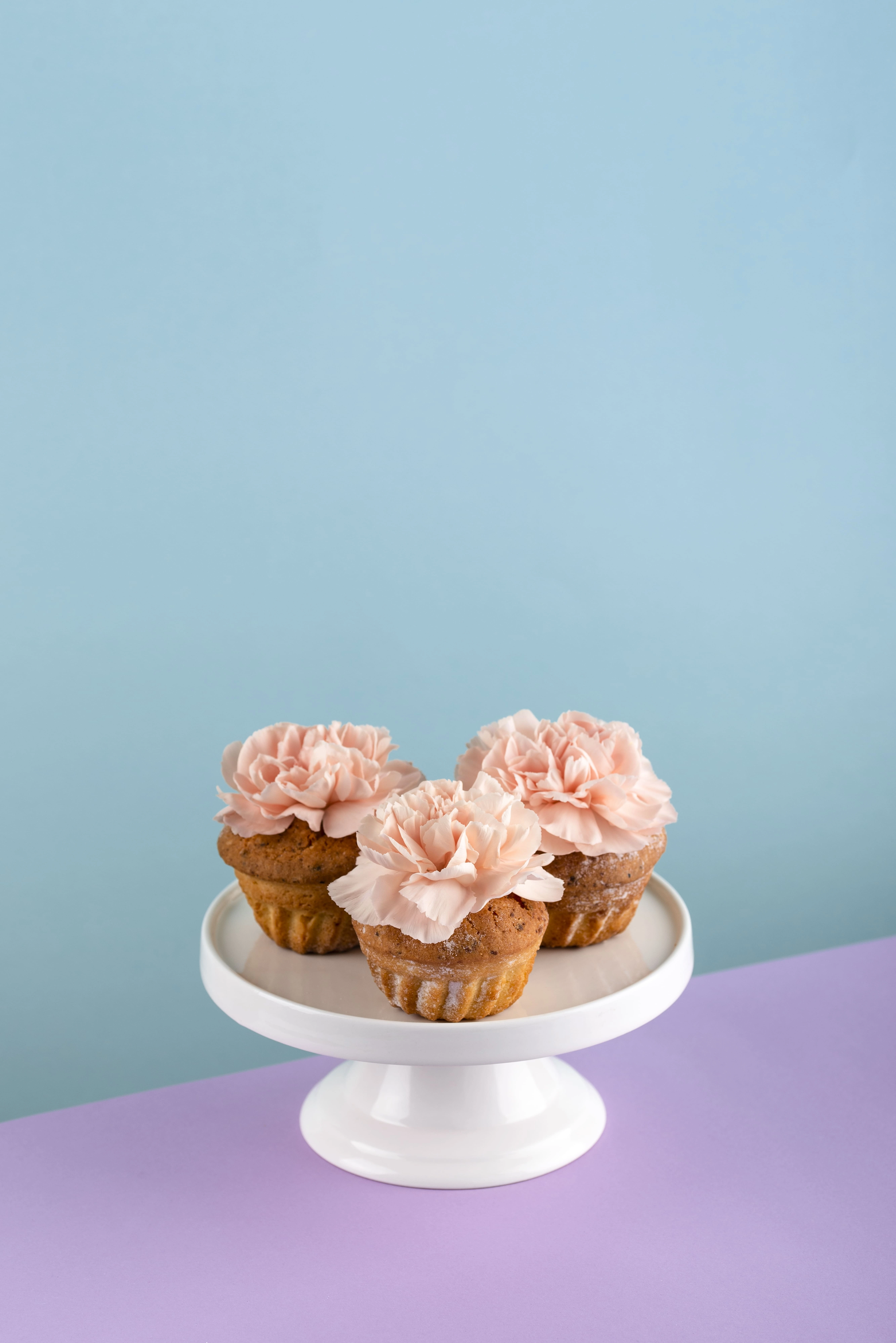 cupcakes-a-angle-eleve-avec-des-fleurs