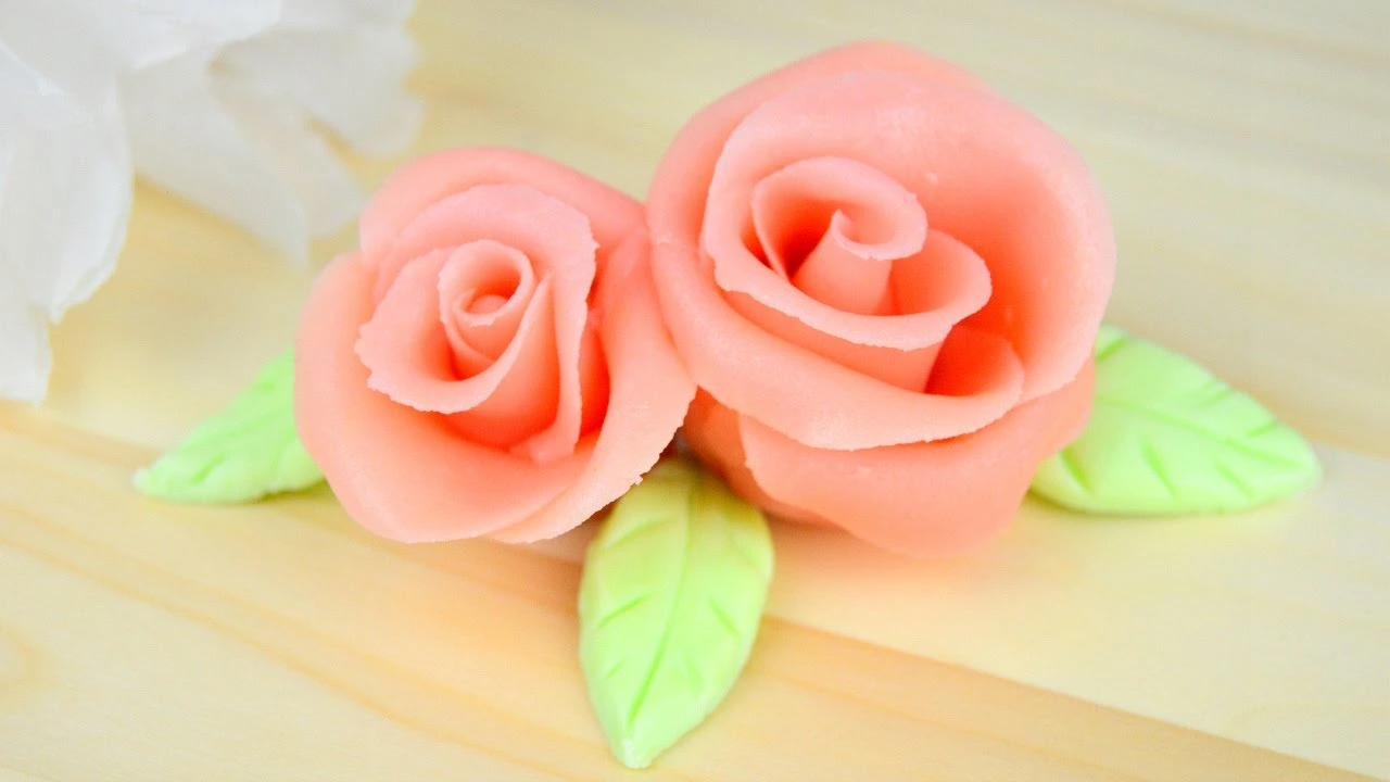 Décorations en pâte d'amande